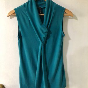 J.M. Fleurette Womens sleeveless fitted blouse